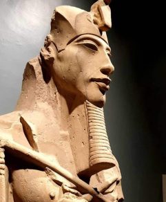 Akhenaton1